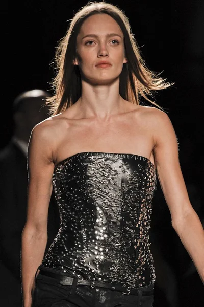 Look 50
